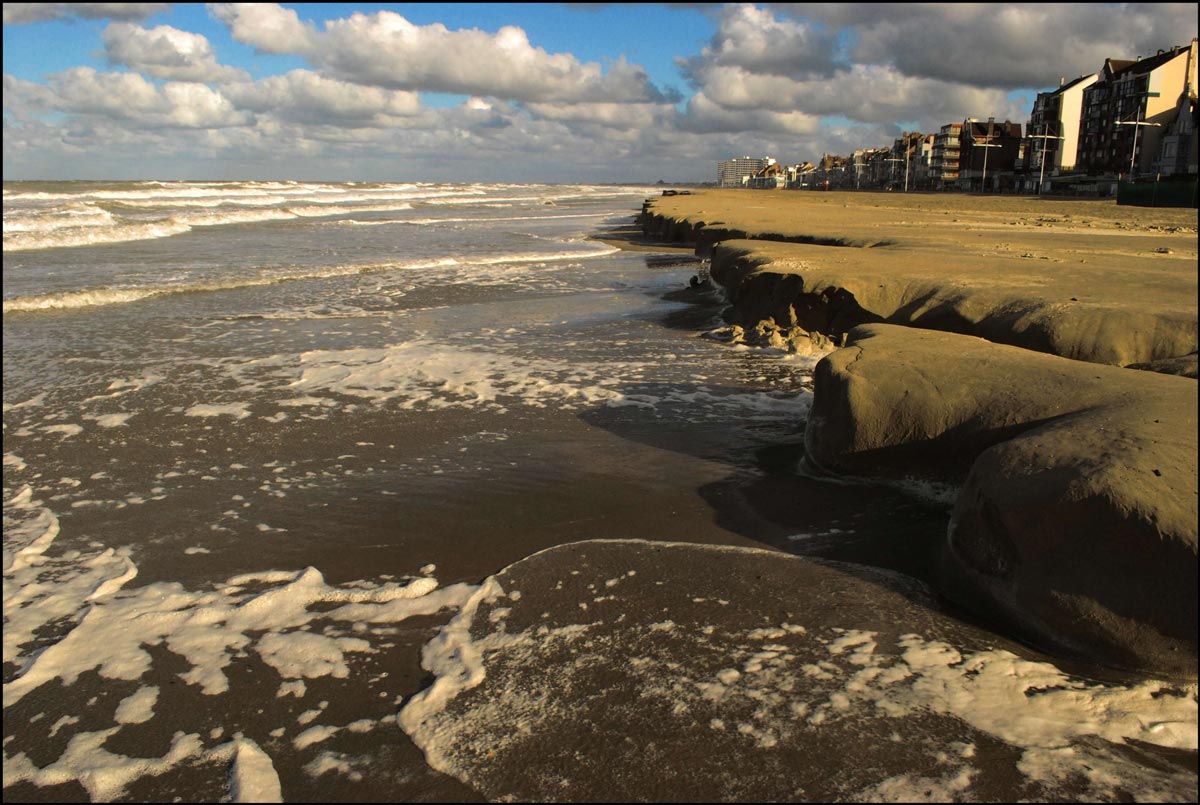 la plade Dunkerque rognée par les grandes marées